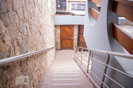 Casa à venda com 395m², 4 quartos e 8 vagas Casa à venda com 395m², 4 quartos e 8 vagasEntrada