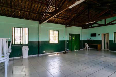 Apartamento para alugar com 50m², 2 quartos e 1 vaga Apartamento para alugar com 50m², 2 quartos e 1 vagaÁrea comum - Salão de festas