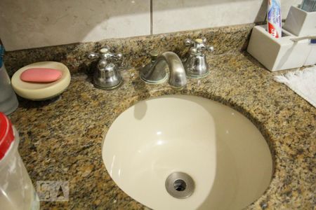 Casa à venda com 400m², 5 quartos e 4 vagas Casa à venda com 400m², 5 quartos e 4 vagasBanheiro Suíte 3