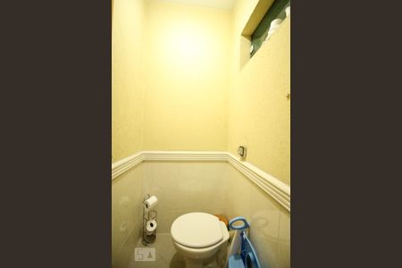 Casa à venda com 400m², 5 quartos e 4 vagas Casa à venda com 400m², 5 quartos e 4 vagasLavabo