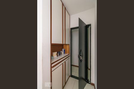 Apartamento à venda com 56m², 2 quartos e 1 vagaQuarto 2 - Armários