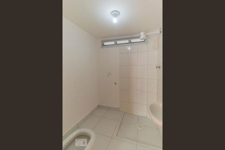 Banheiro de kitnet/studio para alugar com 1 quarto, 24m² em Vila Buarque, São Paulo