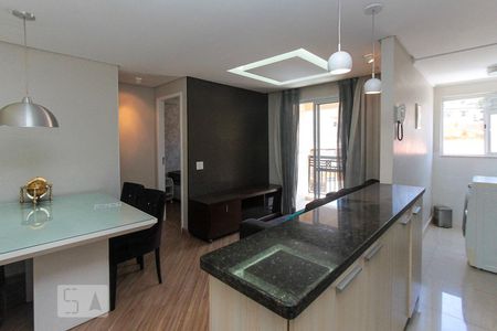Sala e cozinha de apartamento para alugar com 1 quarto, 50m² em Vila Bela, São Paulo