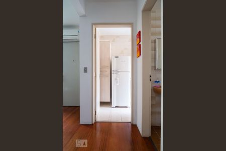 Apartamento à venda com 64m², 1 quarto e sem vagaCorredor