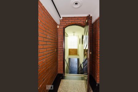 Casa à venda com 311m², 3 quartos e 2 vagasEntrada e Escada Salão de Festa