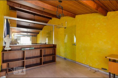 Casa à venda com 311m², 3 quartos e 2 vagasEscritório