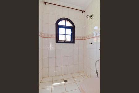 Casa à venda com 311m², 3 quartos e 2 vagasBanheiro Social