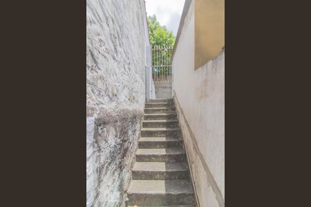 Casa para alugar com 70m², 1 quarto e 1 vagaEscada