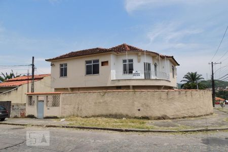 Casa à venda com 316m², 6 quartos e 3 vagasFachada 