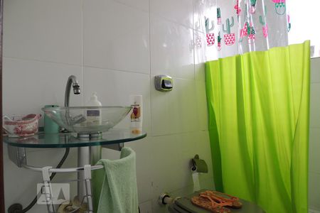 Casa à venda com 316m², 6 quartos e 3 vagasBanheiro Social