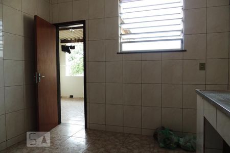 Casa à venda com 316m², 6 quartos e 3 vagasCozinha 
