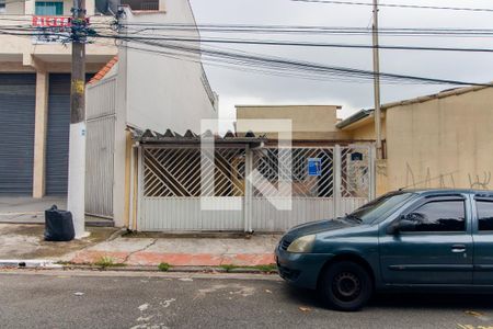 Casa à venda com 200m², 2 quartos e 2 vagas Casa à venda com 200m², 2 quartos e 2 vagasFachada