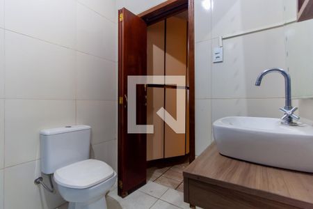 Casa à venda com 200m², 2 quartos e 2 vagas Casa à venda com 200m², 2 quartos e 2 vagasBanheiro