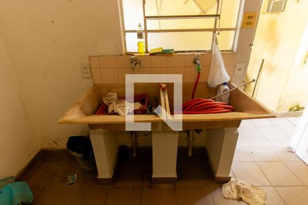 Casa à venda com 200m², 2 quartos e 2 vagas Casa à venda com 200m², 2 quartos e 2 vagasÁrea de Serviço