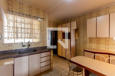 Casa à venda com 200m², 2 quartos e 2 vagas Casa à venda com 200m², 2 quartos e 2 vagasCozinha