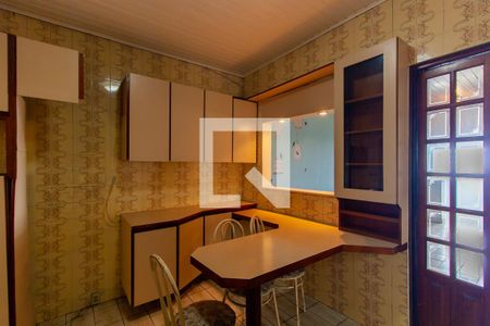 Casa à venda com 200m², 2 quartos e 2 vagas Casa à venda com 200m², 2 quartos e 2 vagasCozinha