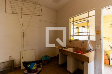 Casa à venda com 200m², 2 quartos e 2 vagas Casa à venda com 200m², 2 quartos e 2 vagasÁrea de Serviço