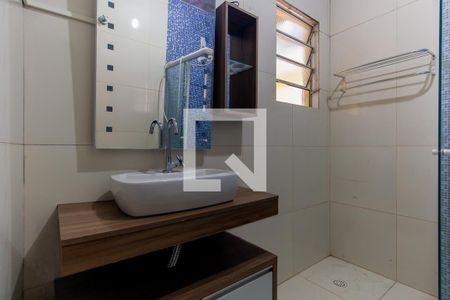 Casa à venda com 200m², 2 quartos e 2 vagas Casa à venda com 200m², 2 quartos e 2 vagasBanheiro