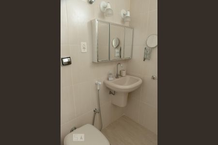 Apartamento para alugar com 67m², 2 quartos e 1 vaga Apartamento para alugar com 67m², 2 quartos e 1 vagaBanheiro