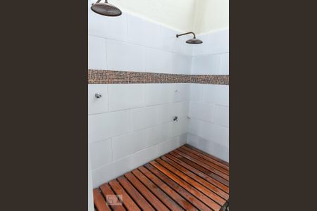 Apartamento para alugar com 67m², 2 quartos e 1 vaga Apartamento para alugar com 67m², 2 quartos e 1 vagaCHUVEIRO DE BANHISTAS AREA COMUM PRÉDIO