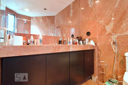 Apartamento à venda com 78m², 1 quarto e 2 vagasBanheiro da Suíte 