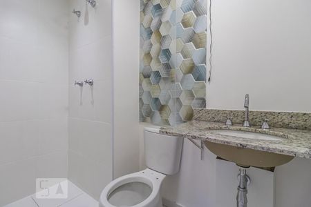 Banheiro Social de apartamento para alugar com 2 quartos, 60m² em Parque Viana, Barueri