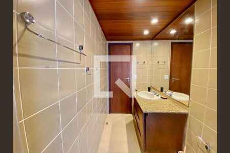 Apartamento para alugar com 168m², 3 quartos e 2 vagasBanheiro Social