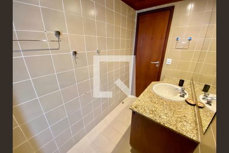Apartamento para alugar com 168m², 3 quartos e 2 vagasBanheiro Social