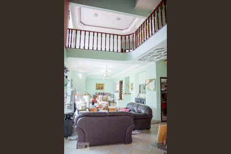 Casa à venda com 413m², 4 quartos e 5 vagasSala