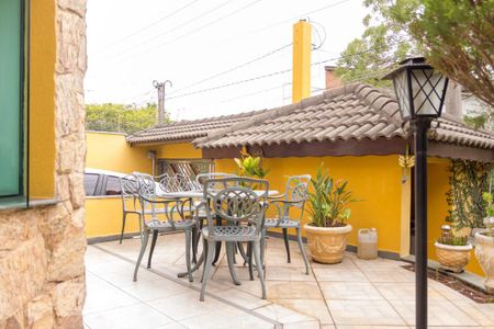 Casa à venda com 413m², 4 quartos e 5 vagasEntrada