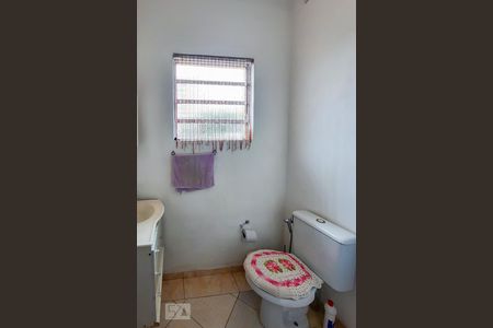 Casa à venda com 240m², 5 quartos e 2 vagas Casa à venda com 240m², 5 quartos e 2 vagasLavabo