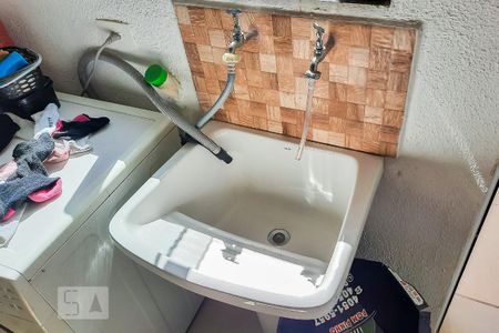 Casa à venda com 240m², 5 quartos e 2 vagas Casa à venda com 240m², 5 quartos e 2 vagasÁrea de Serviço 2