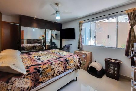 Casa à venda com 240m², 5 quartos e 2 vagas Casa à venda com 240m², 5 quartos e 2 vagasSuíte