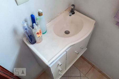 Casa à venda com 240m², 5 quartos e 2 vagas Casa à venda com 240m², 5 quartos e 2 vagasLavabo