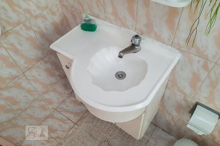 Casa à venda com 240m², 5 quartos e 2 vagas Casa à venda com 240m², 5 quartos e 2 vagasBanheiro 1