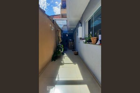 Casa à venda com 240m², 5 quartos e 2 vagas Casa à venda com 240m², 5 quartos e 2 vagasCorredor 2