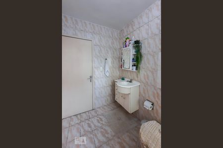 Casa à venda com 240m², 5 quartos e 2 vagas Casa à venda com 240m², 5 quartos e 2 vagasBanheiro 1