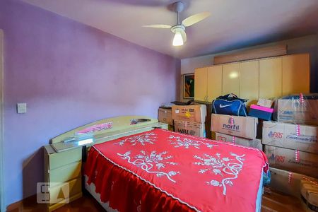 Casa à venda com 240m², 5 quartos e 2 vagas Casa à venda com 240m², 5 quartos e 2 vagasQuarto 1