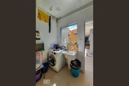 Casa à venda com 240m², 5 quartos e 2 vagas Casa à venda com 240m², 5 quartos e 2 vagasÁrea de Serviço 2