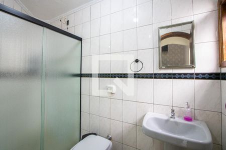 Casa à venda com 210m², 3 quartos e 1 vaga Casa à venda com 210m², 3 quartos e 1 vagaBanheiro social