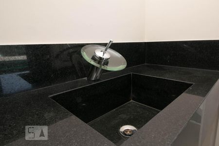 Apartamento para alugar com 42m², 1 quarto e sem vagaDetalhe Banheiro