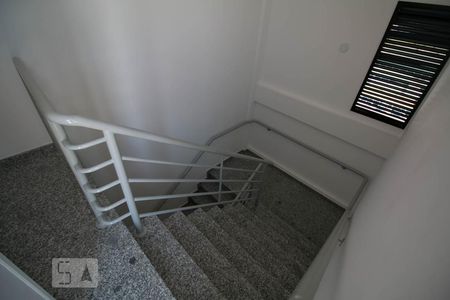 Apartamento para alugar com 42m², 1 quarto e sem vagaEscadas