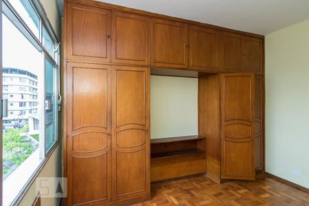 Apartamento para alugar com 76m², 2 quartos e 1 vagaQuarto 1 - Armários