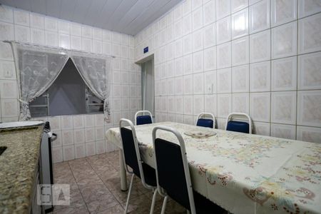 Casa à venda com 281m², 2 quartos e 3 vagas Casa à venda com 281m², 2 quartos e 3 vagasCozinha