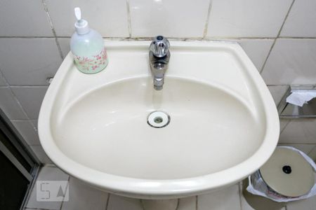 Casa à venda com 281m², 2 quartos e 3 vagas Casa à venda com 281m², 2 quartos e 3 vagasBanheiro