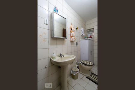 Casa à venda com 281m², 2 quartos e 3 vagas Casa à venda com 281m², 2 quartos e 3 vagasBanheiro