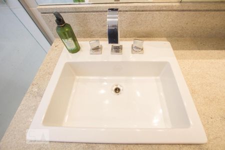 Apartamento para alugar com 105m², 2 quartos e 2 vagasDetalhe Banheiro Suíte 1