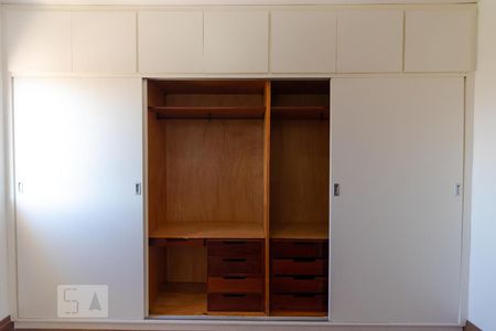 Apartamento à venda com 230m², 3 quartos e 2 vagasQuarto