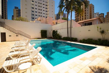 Apartamento à venda com 230m², 3 quartos e 2 vagasÁrea comum - Piscina