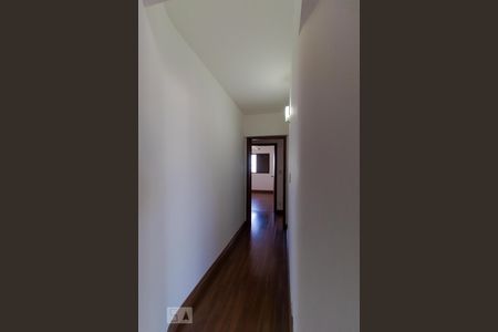 Apartamento à venda com 230m², 3 quartos e 2 vagasCorredor